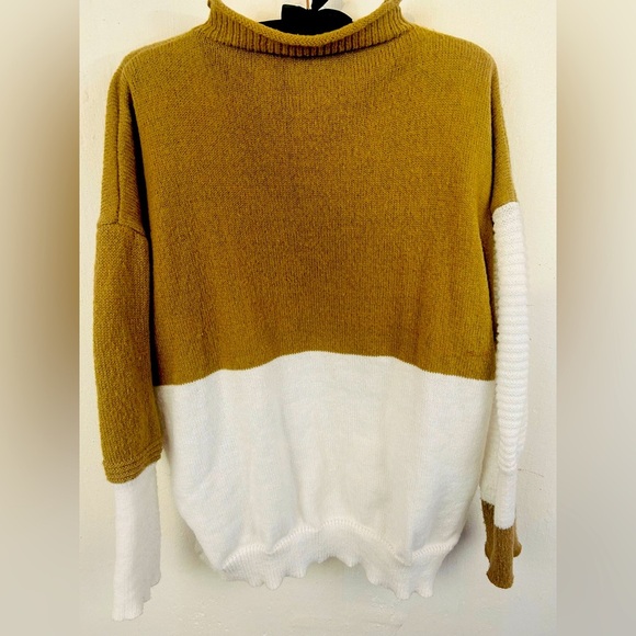 Tan/white color block, ribbed comfy sweater - size 1X $15 - Picture 4 of 4
